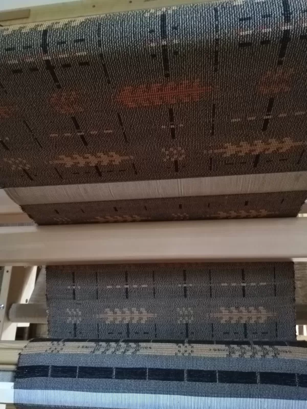 Krēslu sēdītes pārklāju aušana